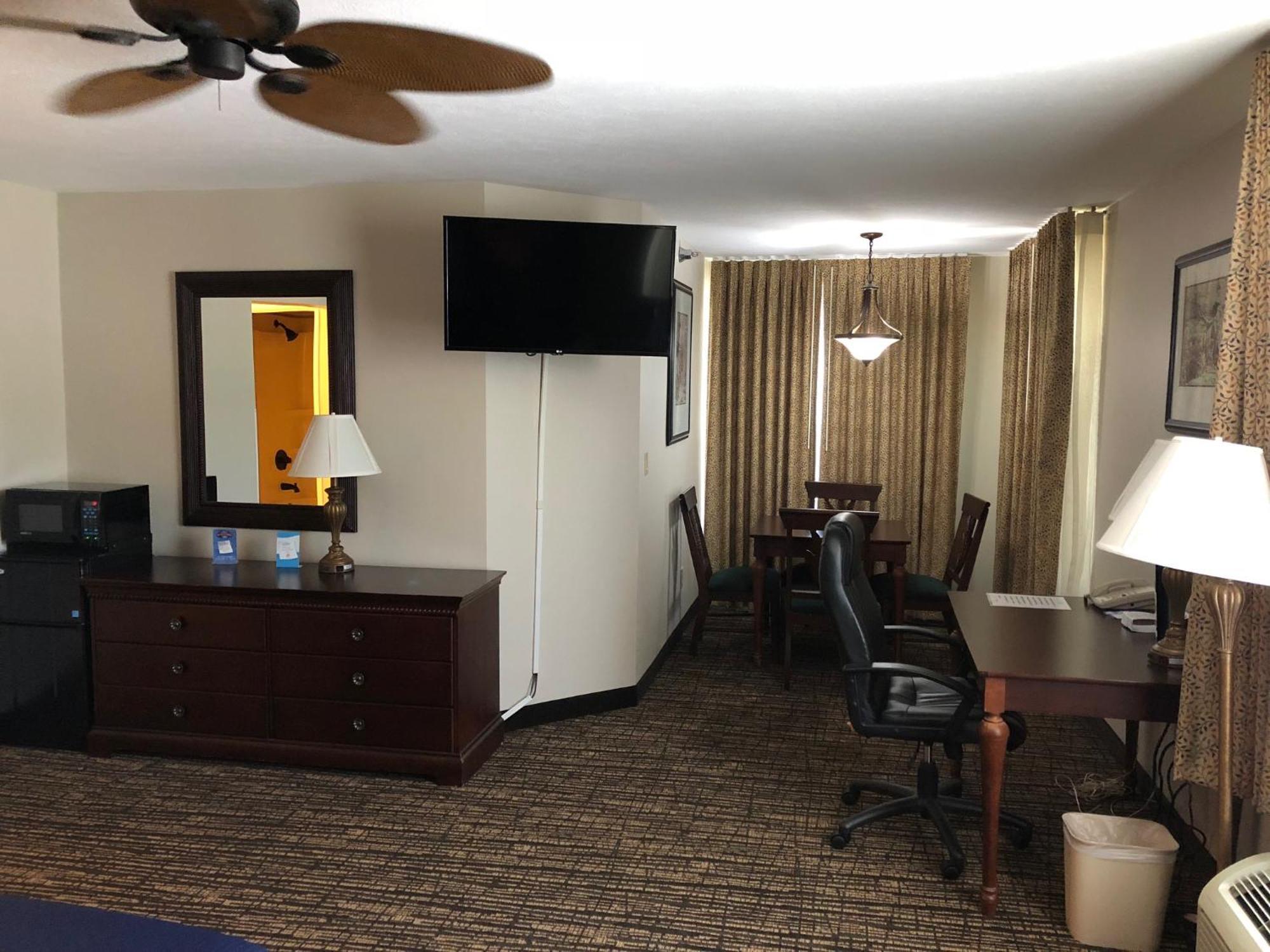 Baymont By Wyndham Washington Hotel Eksteriør billede