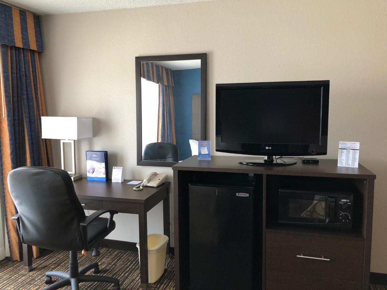 Baymont By Wyndham Washington Hotel Eksteriør billede